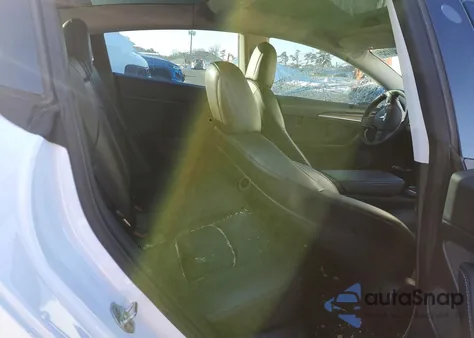 2022 Tesla Model 3 z USA, uszkodzony, nr VIN 5YJ3E1EA4NF129082